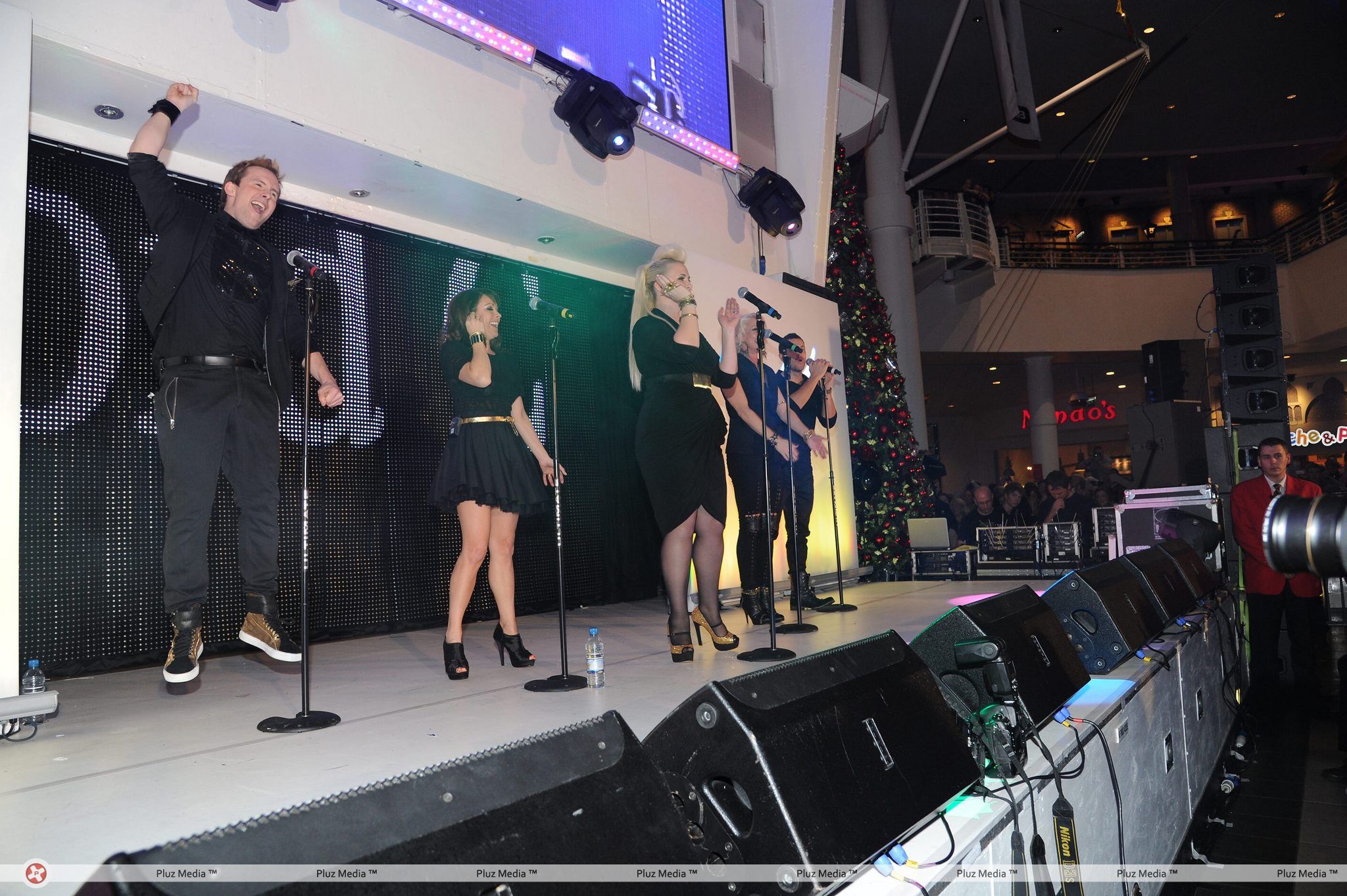 Steps' performs live at the Trafford centre in Manchester | Picture 111518